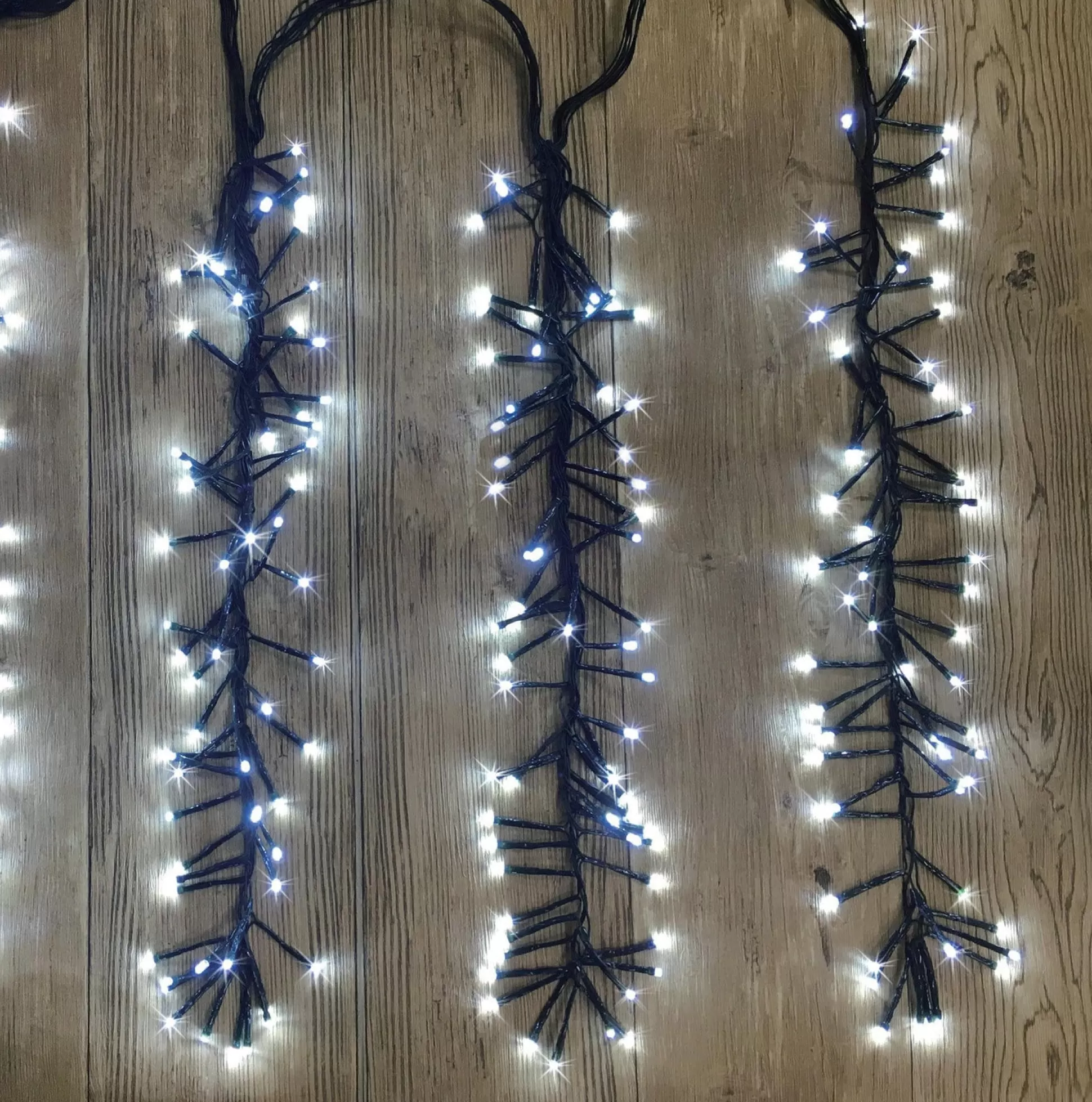 Cluster Lights>Christmas World Led Firecracker Icicle Cluster White (9.2M)