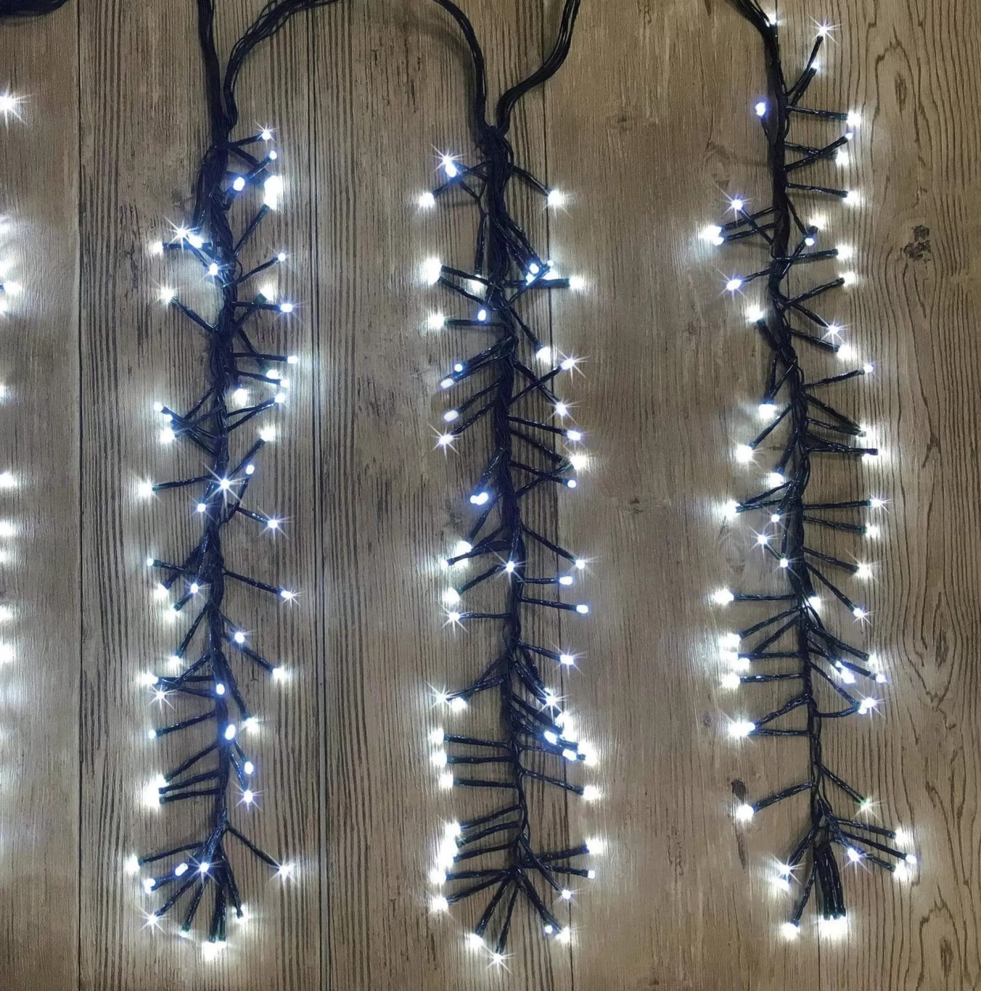 Cluster Lights>Christmas World Led Firecracker Icicle Cluster White (9.2M)