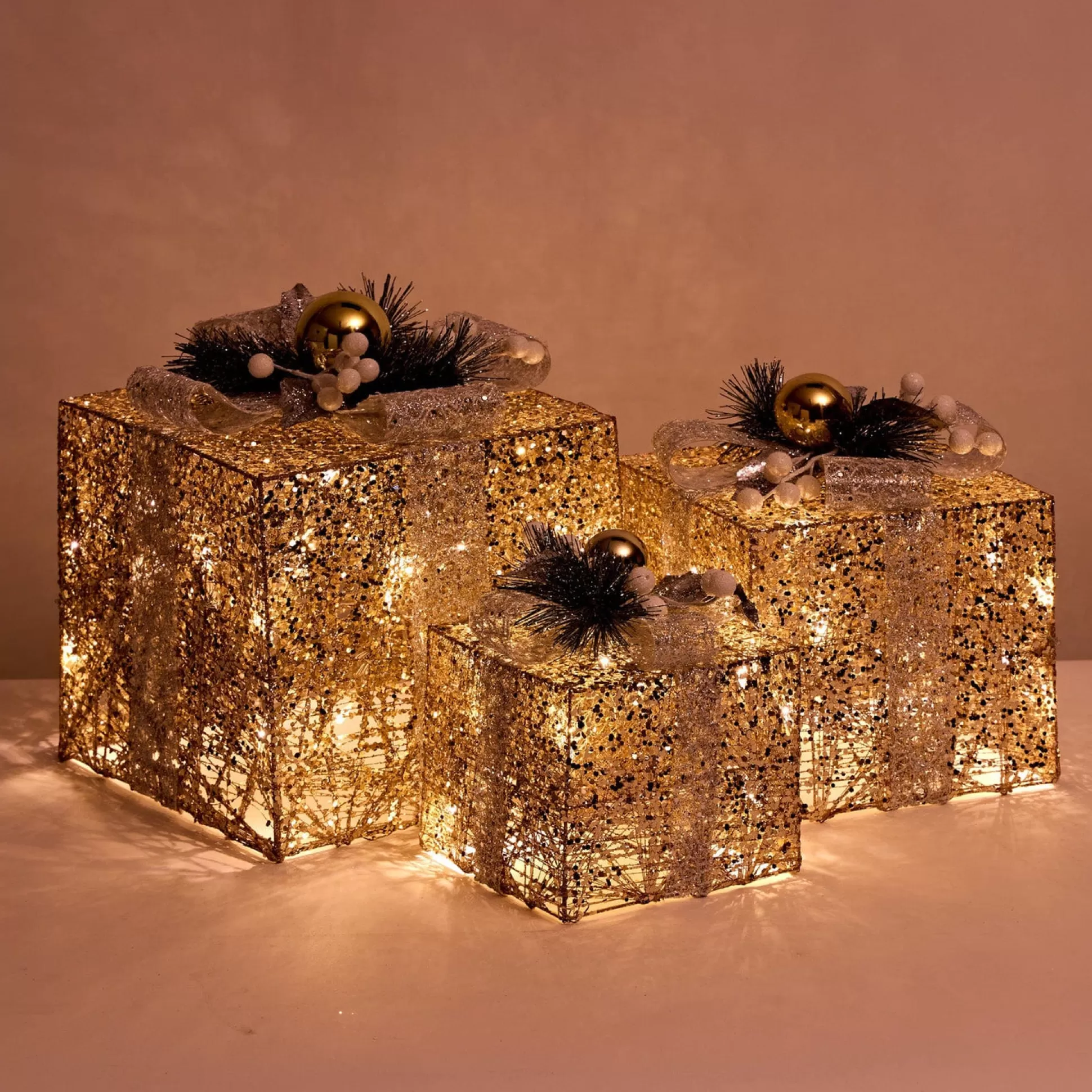 3D & 2D Displays>Christmas World Led Gold With Silver Deco Presents (3Pc)