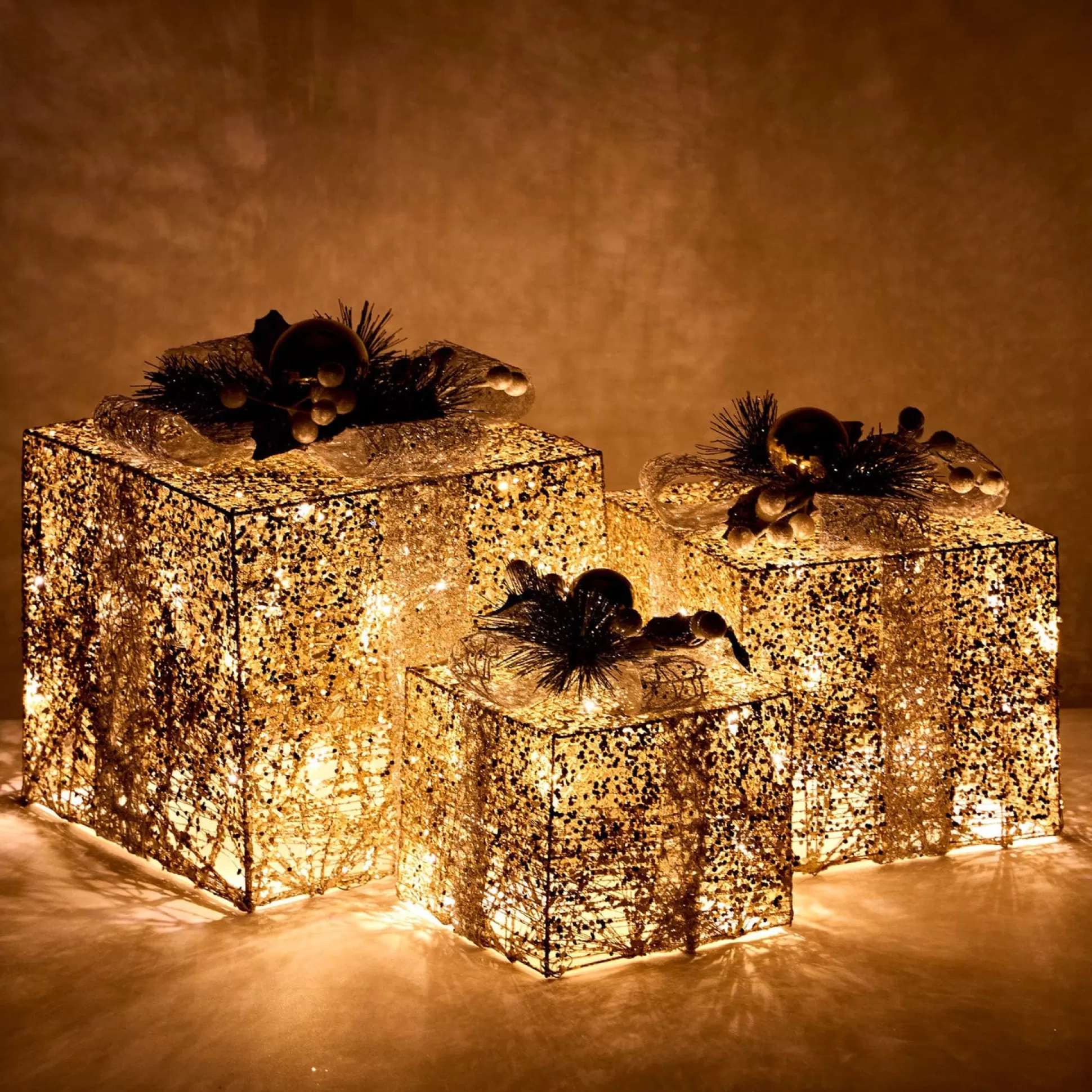 3D & 2D Displays>Christmas World Led Gold With Silver Deco Presents (3Pc)