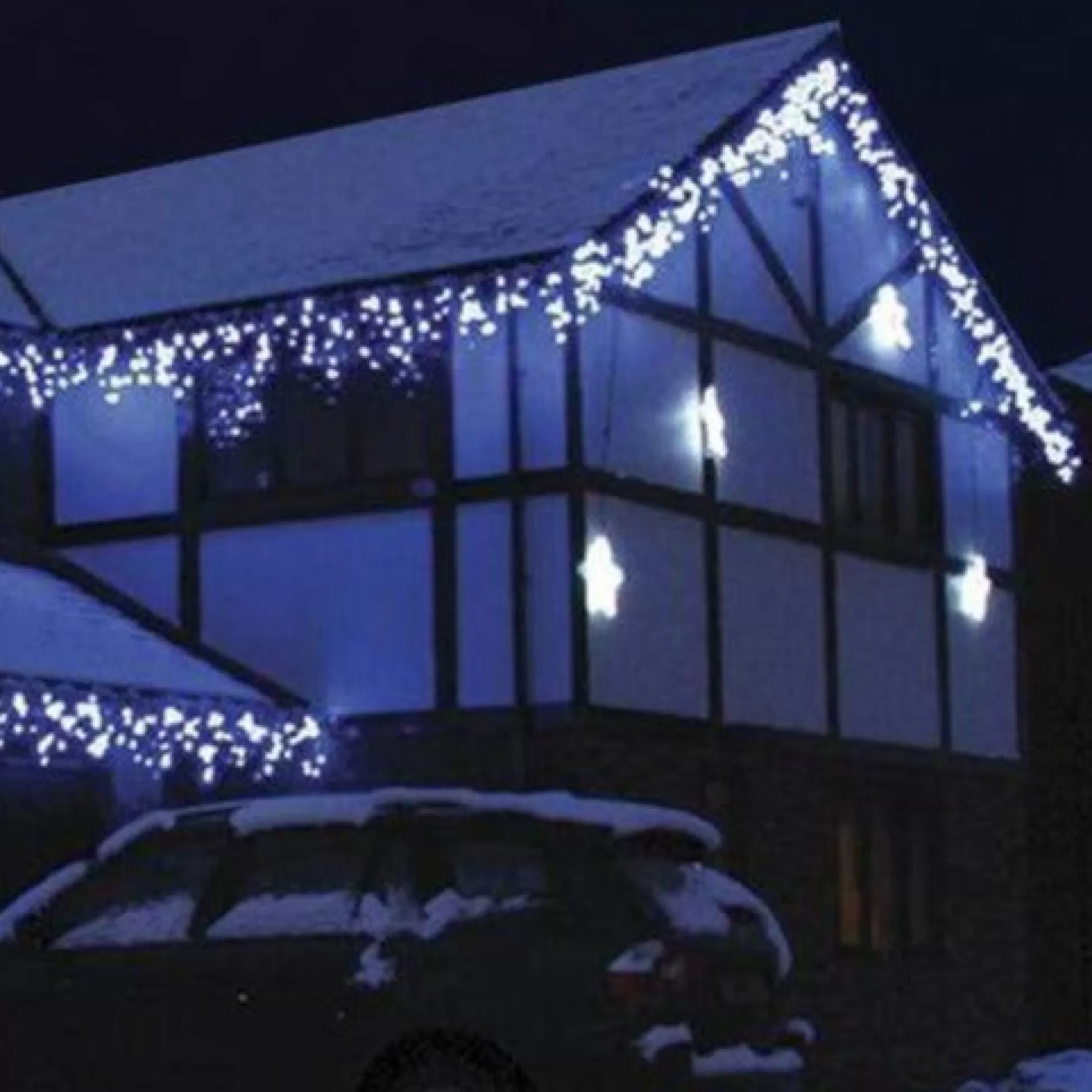 Icicle Lights>Christmas World Led White Icicle Lights (10M)