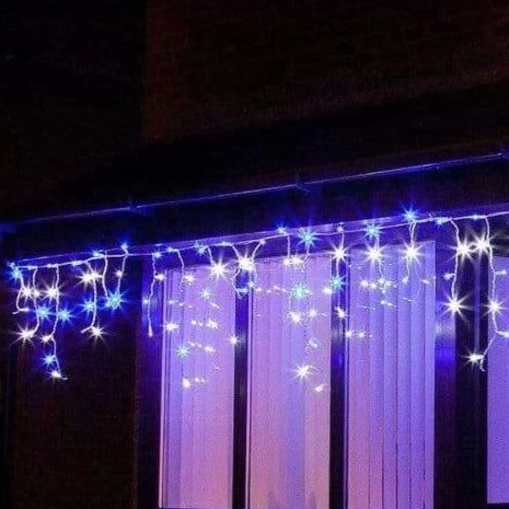 Icicle Lights>Christmas World Led White-Blue Icicle Lights (20M)