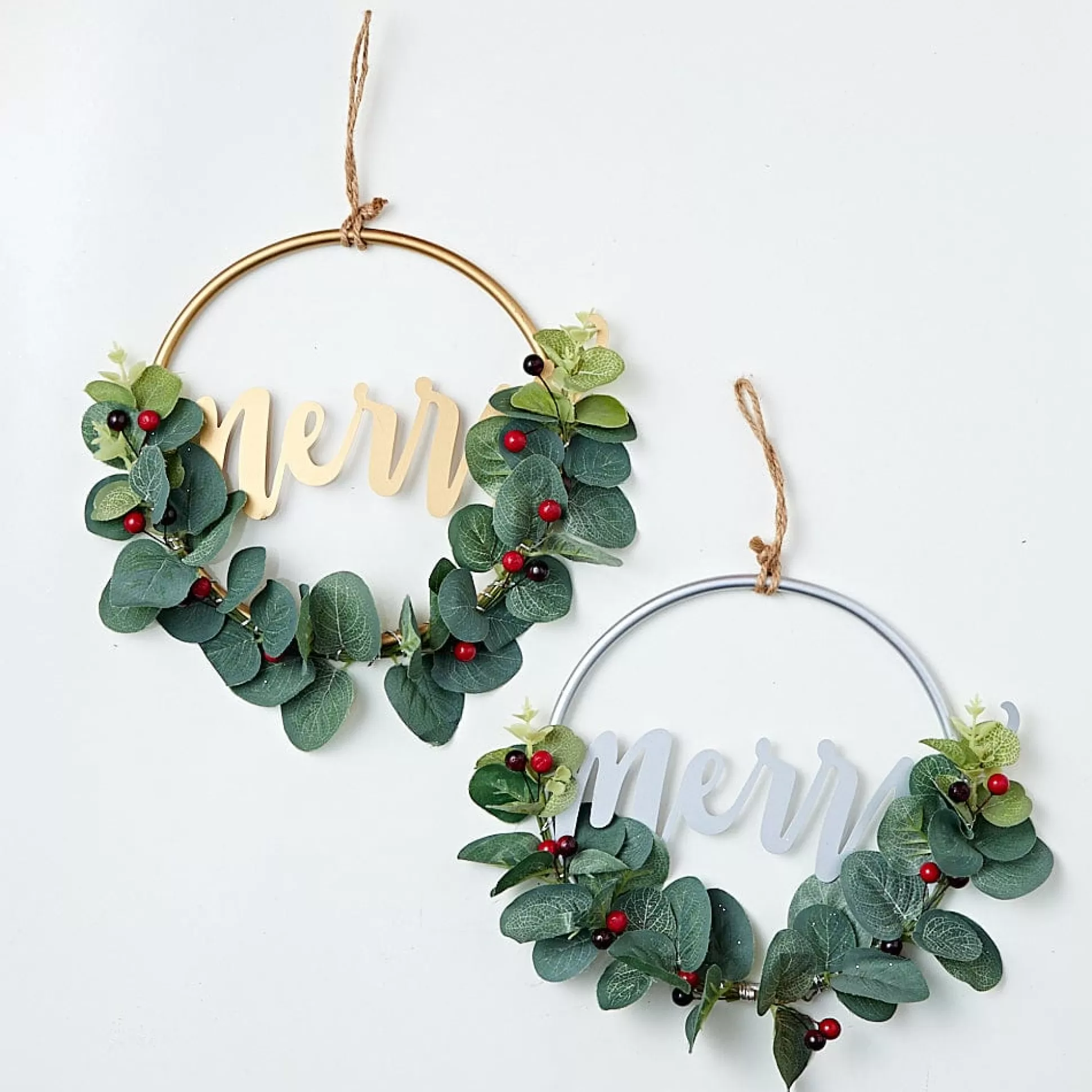 Traditional & Berry>Christmas World Mistletoe Half Wreath (26Cm)