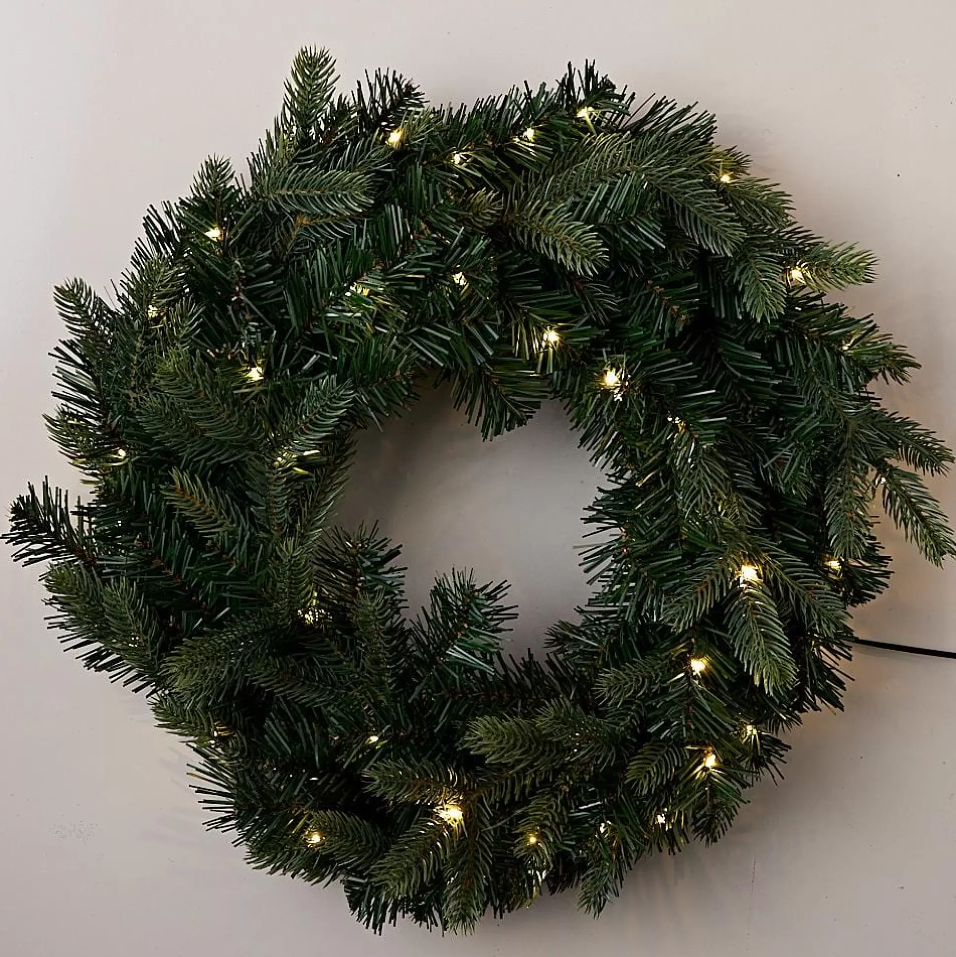 Wreaths, Garlands And Bows>Christmas World Pre-Lit Warm White Geneva Wreath (50Cm)